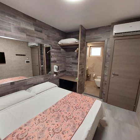 Hotel Pontenuovo Merone Екстериор снимка