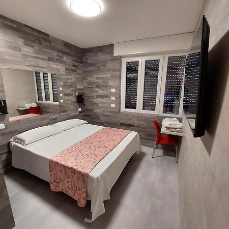 Hotel Pontenuovo Merone Екстериор снимка