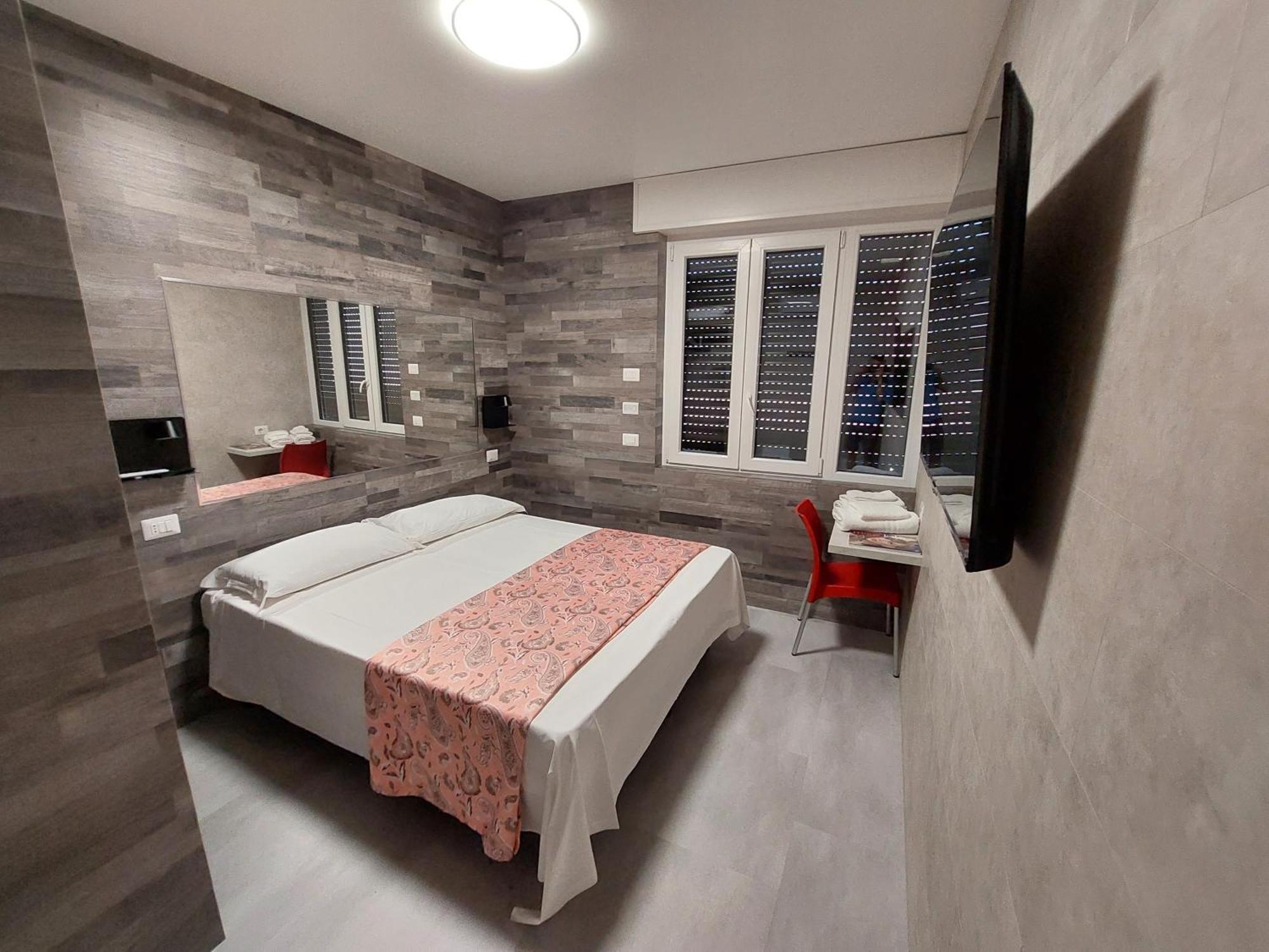 Hotel Pontenuovo Merone Екстериор снимка
